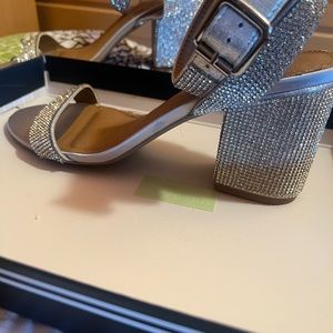 Madden girl 3” hill sandals 8 m